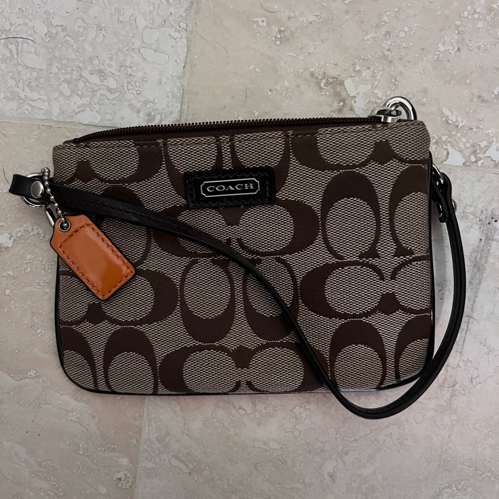 COACH Women's Corner Zip Wristlet In Signature Canvas